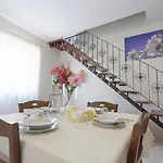 Delle Mura *