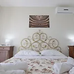 Delle Mura Apartment *